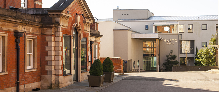 Harts Restaurant and Hotel