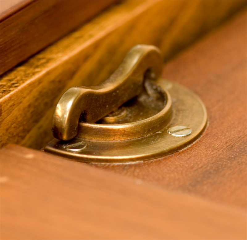Charles Barr Grandeur Locking Mechanism